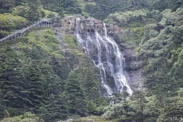 索尼国行ps5《原神》启动套装上市,提供更好的游戏体验方式