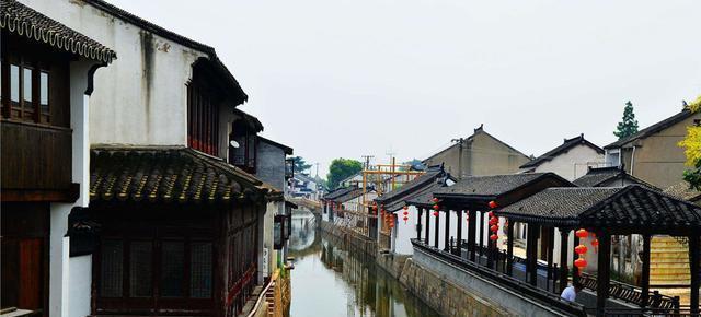 社会教育和家庭教育哪个更重要？游戏画面